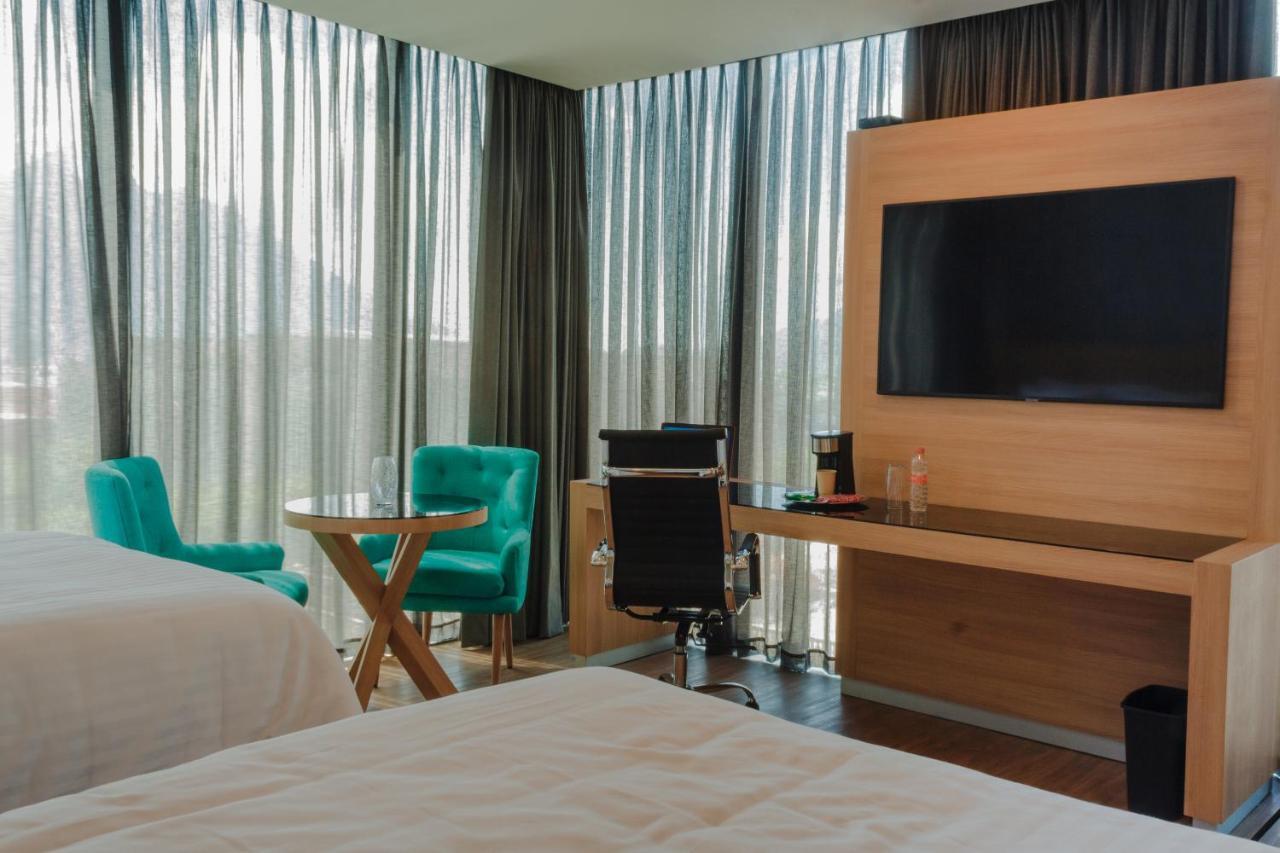 Hotel Kavia Monterrey Luaran gambar