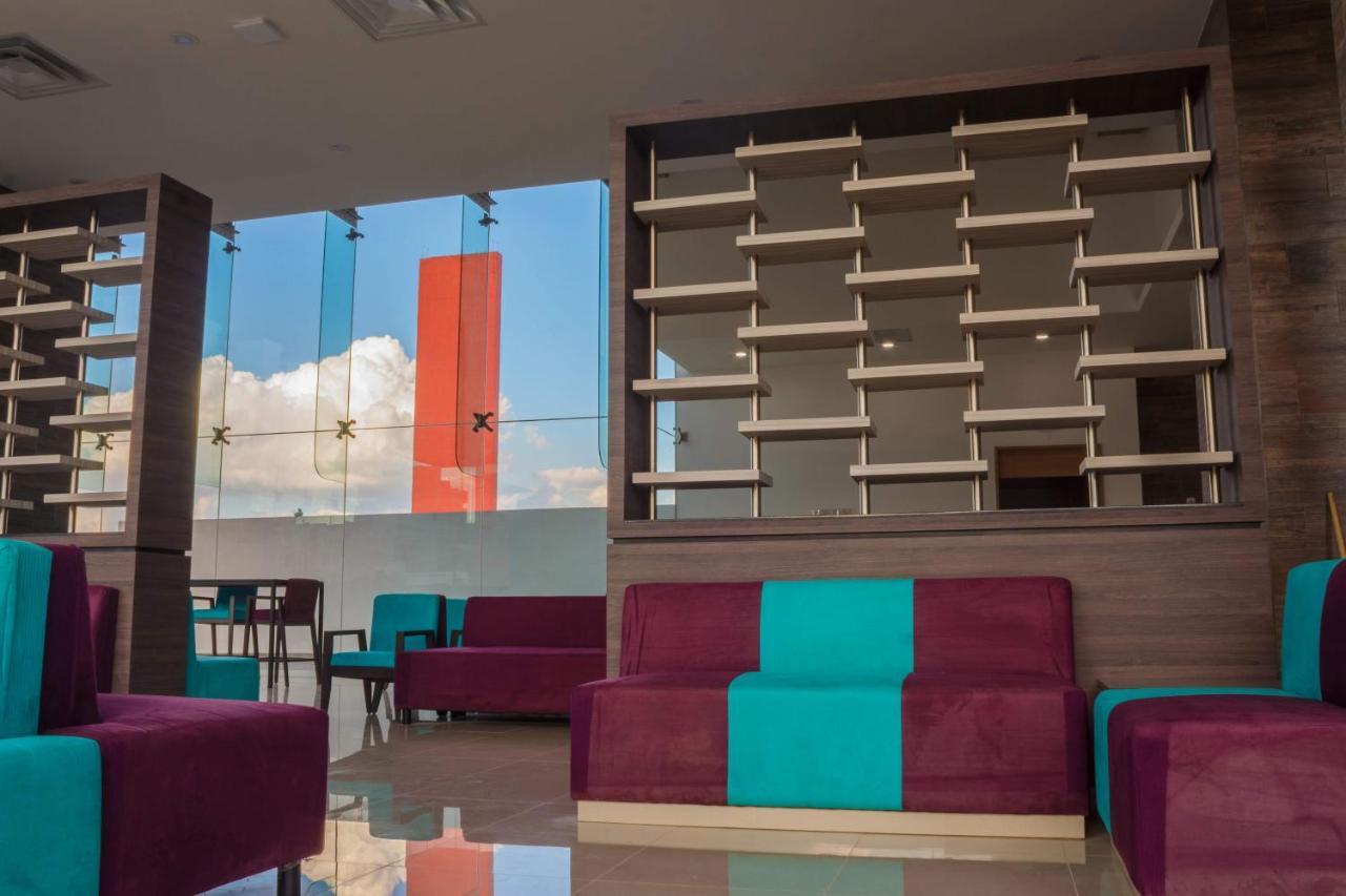 Hotel Kavia Monterrey Luaran gambar