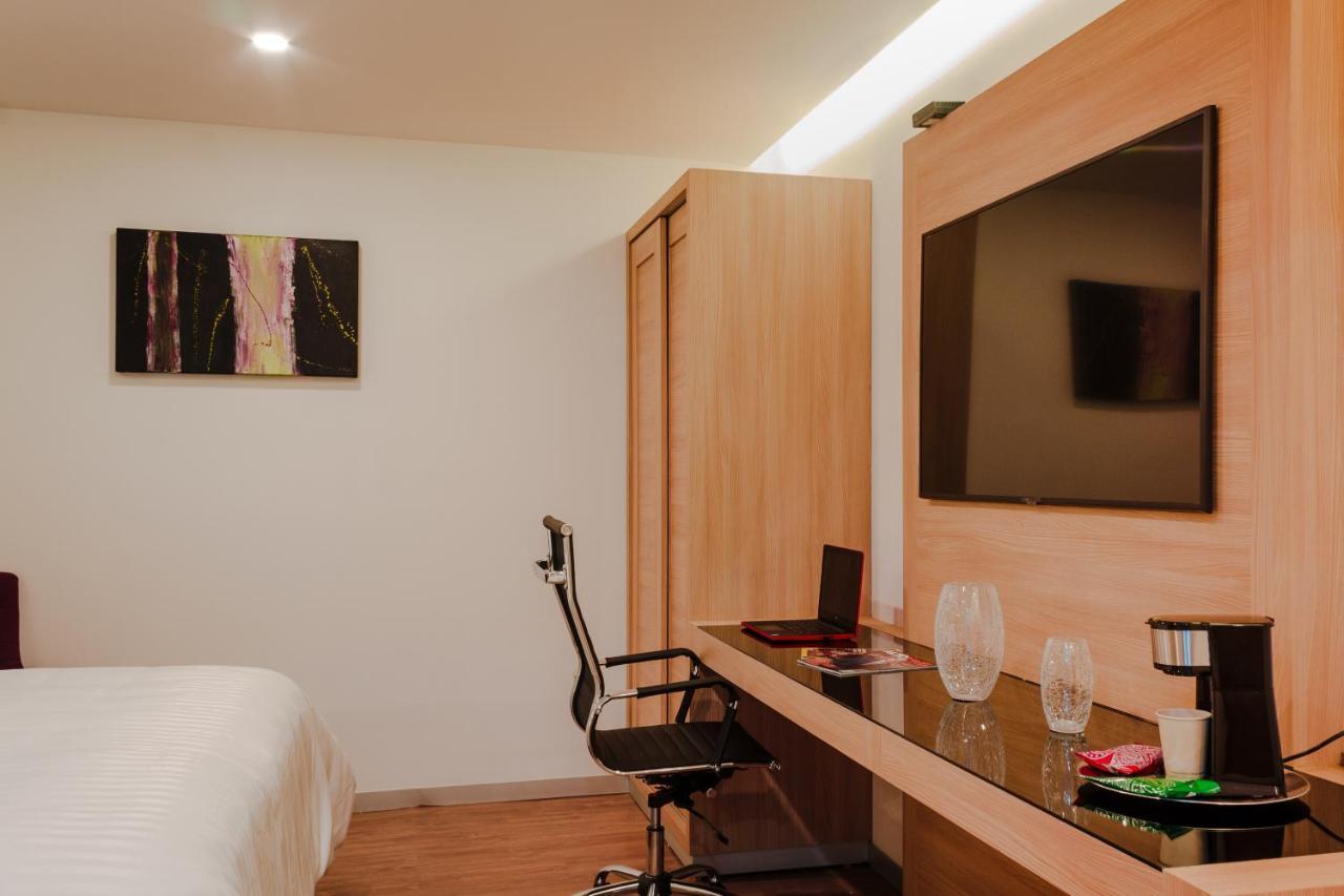 Hotel Kavia Monterrey Luaran gambar